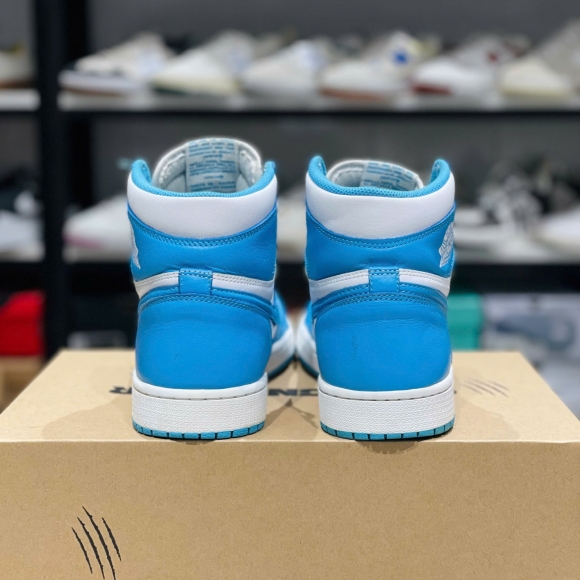 Nike Jordan 1 High UNC 2015