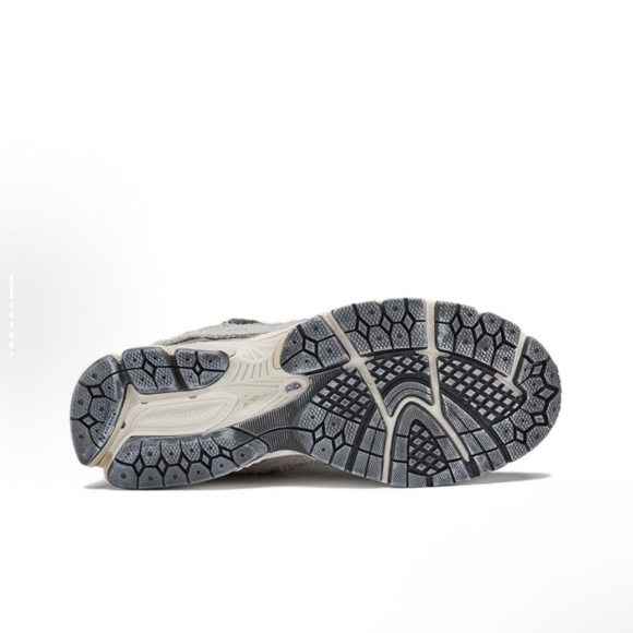 New Balance 2002r Protection Pack Rain Cloud