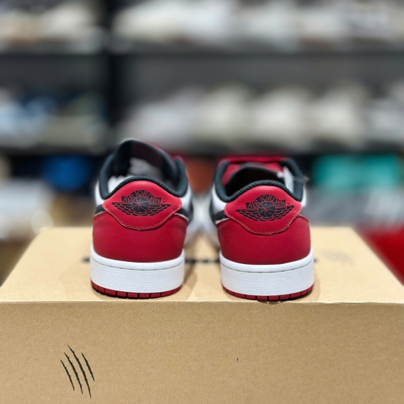 Nike Jordan 1 Low OG Black Toe 