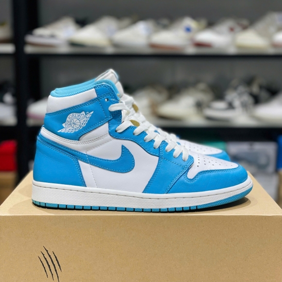 Nike Jordan 1 High UNC 2015