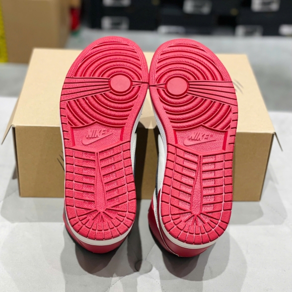 Nike Jordan 1 High Bred Toe 