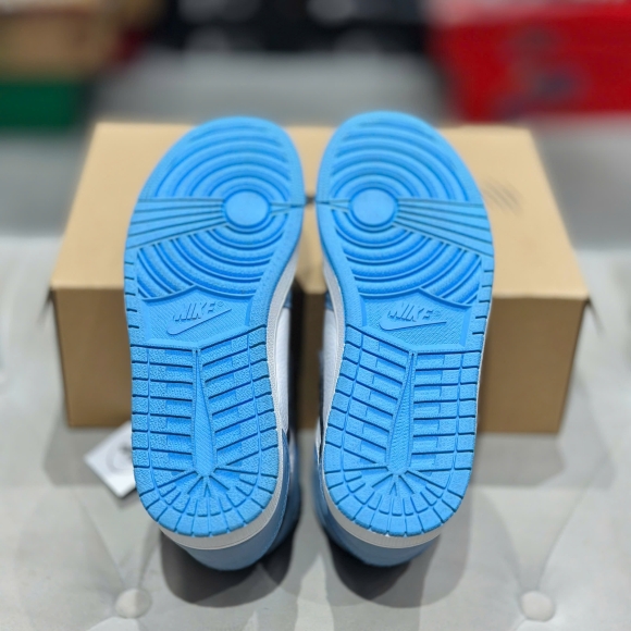 Nike Jordan 1 High UNC 