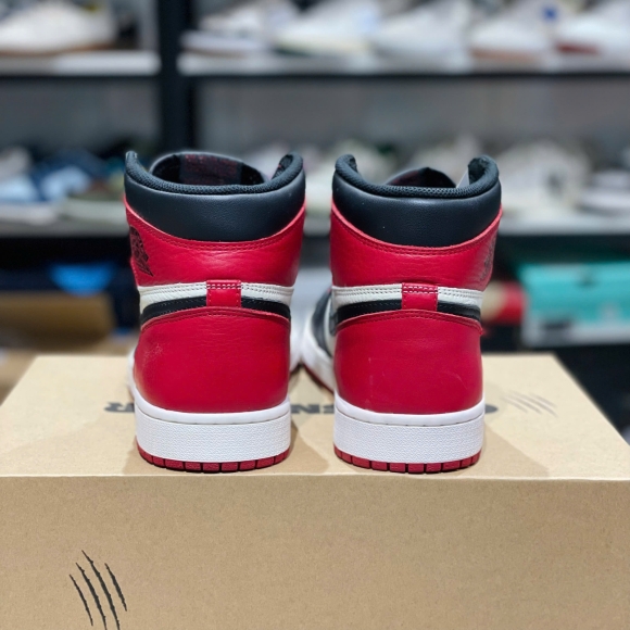 Nike Jordan 1 High Bred Toe 
