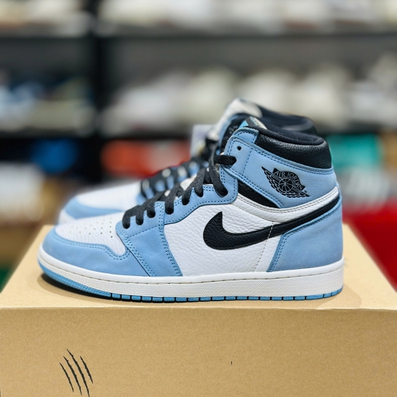 Nike Jordan 1 High UNC 